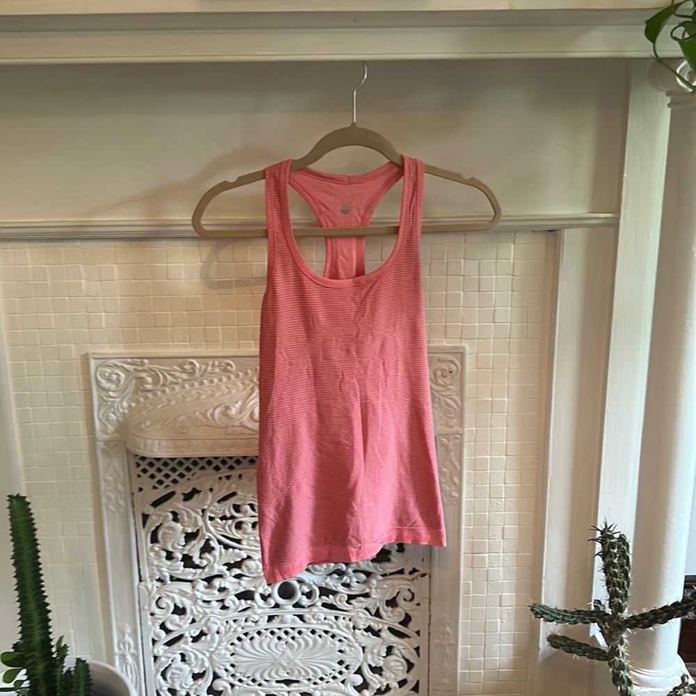 Light pink lightweight lululemon tank
